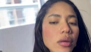 Amateur couple enjoys cock massage session