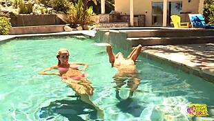 she called her lesbian friend to tell her she arrived and then they kissed outdoors with big tits ass pussy