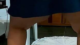 Funk coach honey danadinha shows panties in brazilian style