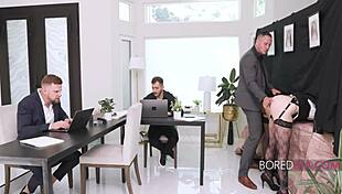 Audrey Royal, Jupiter Jetson, Angelina Moon führen wilden Büro-Gangbang. Danny Mountain und Vince Karter schließen sich dem Ficken an