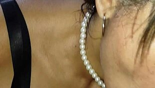 A mi suegra le gusta chuparme el pene in a steamy homemade encounter with natural tits.