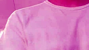 simple selfie clip of enjoying exercise in the gym