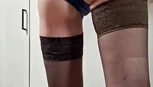 Mistress Elza Worships Ass With Balloons