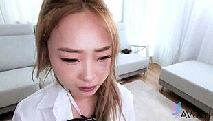 あの大きなクリトリスを擦るの見て！