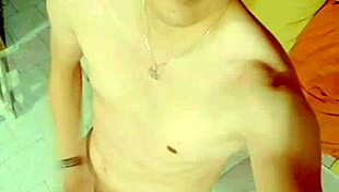 masturbándome usando mi nuevo sombrero