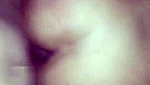 marido e esposa em momento intimo