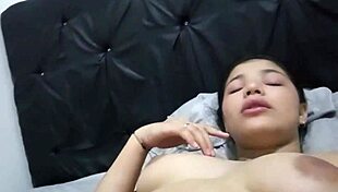 Hermanastro licks delicious pussy of 18-year-old latina stepsister - russian porn