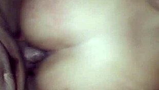 marido e esposa em momento intimo