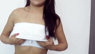 la universitaria mariana wants public sex after gifts