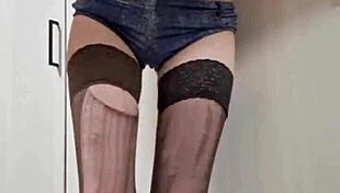 Mistress Elza Worships Ass With Balloons