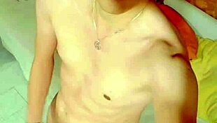 masturbándome usando mi nuevo sombrero