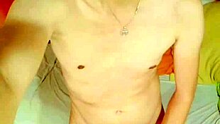 masturbándome usando mi nuevo sombrero