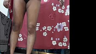 Desi wife poses nude for her cuckold husband and finds satisfaction