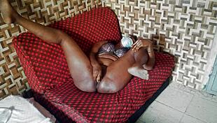 queensandypussy needs someone to fuck my creamy pussy 😍