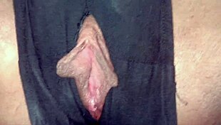 i get so turned on by this pretty pornstar's wet pussy and creampie