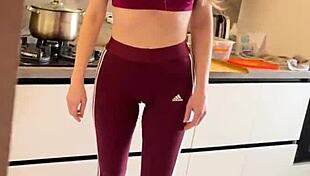 ลูกเลี้ยงชายเย็ดแม่เลี้ยงตอนพ่อไม่อยู่