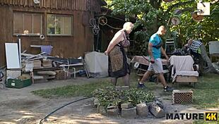 מטיור4ק בלונדינית מוזרה דיאנה רוצה זרע מזרים על שדיים ענקיים!