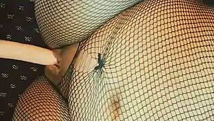 She shows off her nice pregnant pussy in casual chat