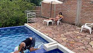 Uh, požudni piscinero me jebe kad muža nema, deo 1