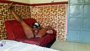 queensandypussy needs someone to fuck my creamy pussy 😍