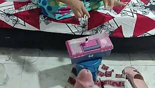 Man Masturbates While Wife Gets Nails Done at Salon