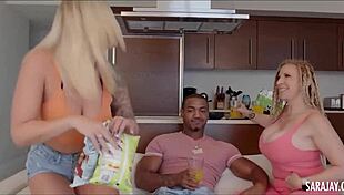 pawg elana bunnz deepthroats and rides in doggystyle 😏