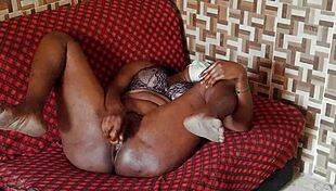 queensandypussy needs someone to fuck my creamy pussy 😍