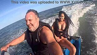 Loucuras No Jet Ski No Mar Do Guaruj� - Sp