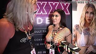 tokyo lynn shares insights at miami exxxotica 2022