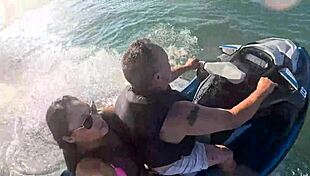 Loucuras No Jet Ski No Mar Do Guaruj� - Sp