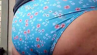 i cant stop wearing my wifes panties, its so thrilling