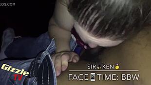 Denne hvide bbw giver en sløset interracial blowjob i et afslappet miljø.