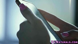 check out this inked sweetie sucking big cock 😍