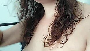 milf getting naked to clean the house