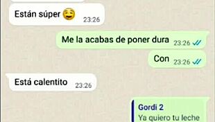 mi novia disfruta la leche con gusto