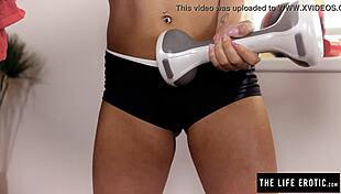 Sweaty Workout Babe Fucks Vibrating Dumbbell Hard!