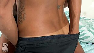 Meu amigo no tesao resolveu fuder meu cu e foi charutao preto no rabao