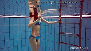 Martina's Tight Pussy in Blue Bikini Underwater