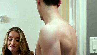 Silvia saige mylf month april 2023!