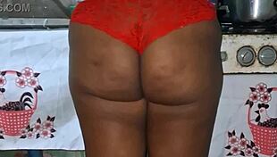 Crente safada na cozinha showing huge tits ass outdoor homemade