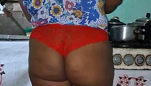 Crente safada na cozinha showing huge tits ass outdoor homemade