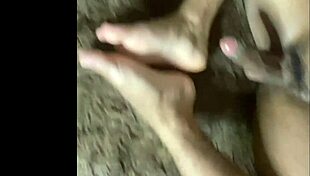 pezao e pauzao dominate with feet and big cock