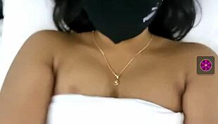 Indian girl performs live sex video