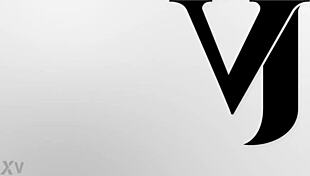 Blonde BBW pornstar spreads pussy for masturbation and squirting!