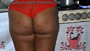 Crente safada na cozinha showing huge tits ass outdoor homemade