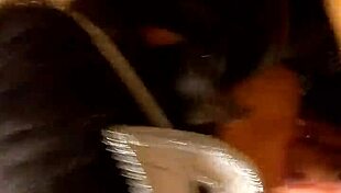 Masked amateur gives blowjob for cumshot