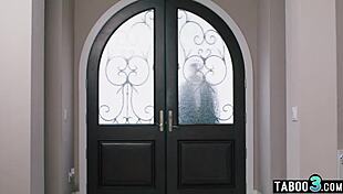 Military wife Valentina Nappi enjoys time with her lesbian mistress