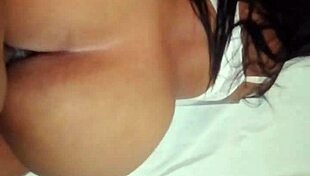 Ljubim, kako moja ogromna ritka dobi jebano v hotelu plaza 41