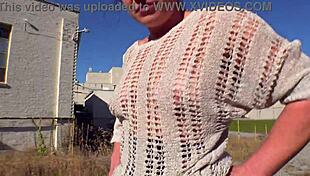 hey, check out this 43yo housewife flashing her big ass in buttless pants on the docks! 😏