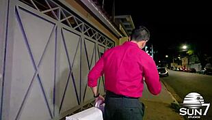 masseuse offers sex therapy, fucks skinny teen 18+ until she squirts hard 😍